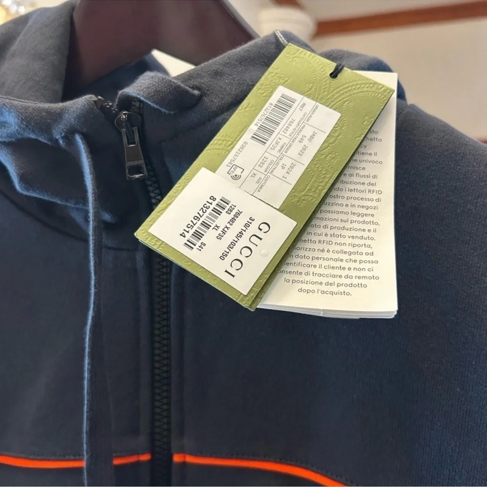 Gucci stylish zip